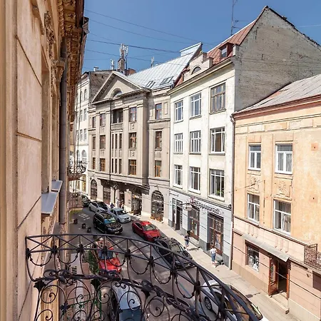 Royal Aparts Multi Lviv Exterior photo
