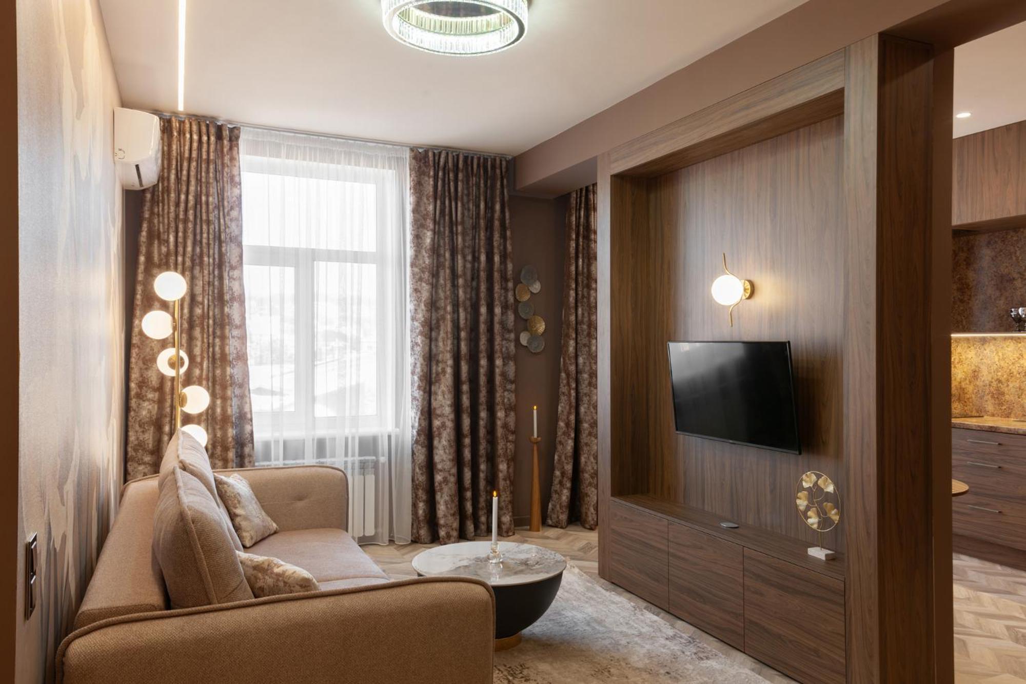 Royal Aparts Multi Apartment Lviv